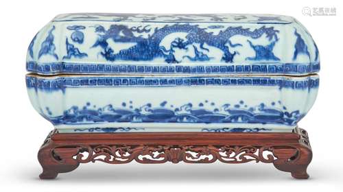 A Chinese Blue and White Porcelain Box and Cover