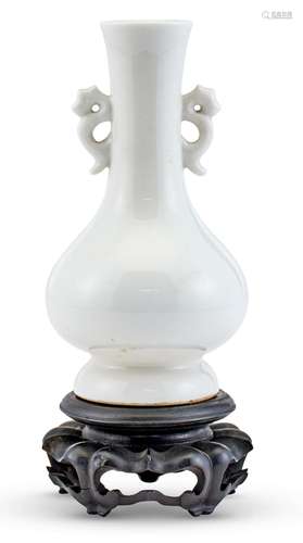 A Chinese Dehua Porcelain Vase