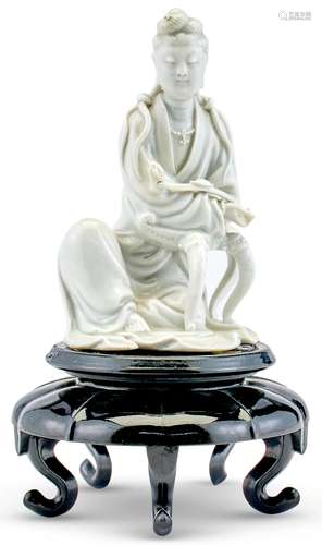 A Chinese Dehua Porcelain Figure of Seated Guanyin