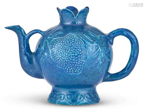 A Chinese Porcelain Pomegranate-Form Ewer