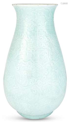 A Large Chinese Celadon Porcelain Vase Qing Dynasty Decorate...