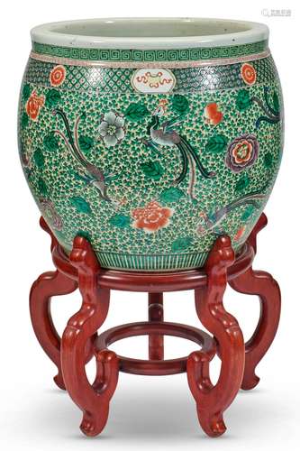 A Chinese Famille Verte Porcelain Jardiniere