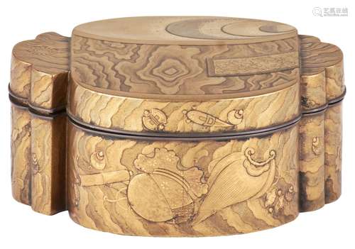 A Japanese Gold Lacquer Mallet-Form Box and Cover