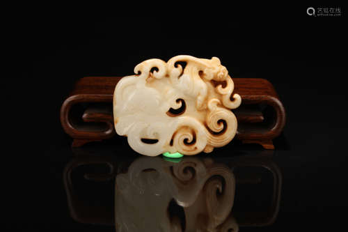 Hetian jade buckle