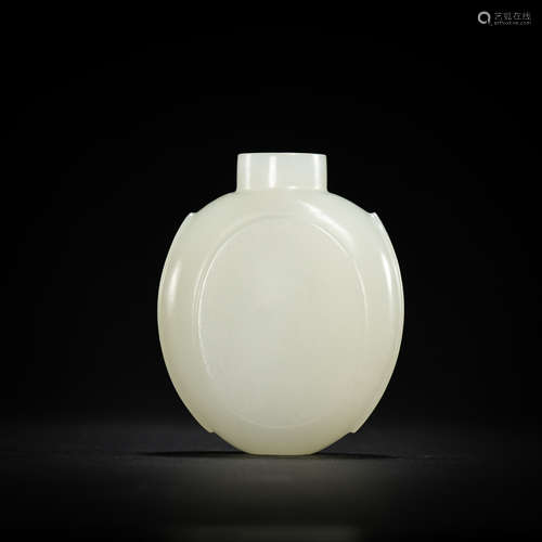 HETIAN JADE SNUFF BOTTLE FROM QING DYNASTY