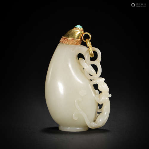 CHINESE HETIAN JADE SNUFF BOTTLE WITH GOLD COVER FROM QING D...