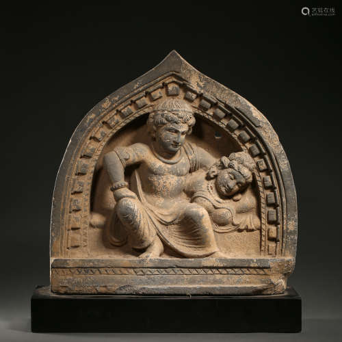 ANCIENT INDIAN BLUESTONE BUDDHA STATUE