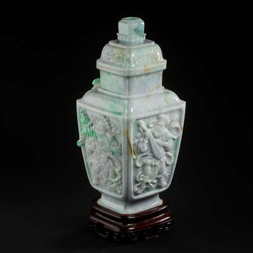 CHINESE JADE SQUARE VASE FROM QING DYNASTY