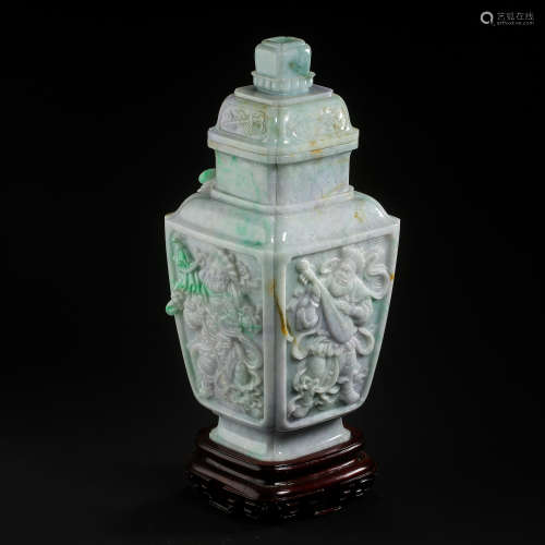 CHINESE JADE SQUARE VASE FROM QING DYNASTY