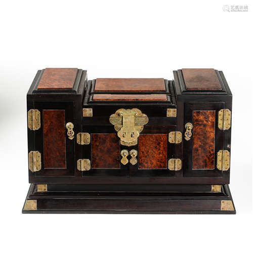 CHINESE ROSEWOOD DRESSING BOX, QING DYNASTY