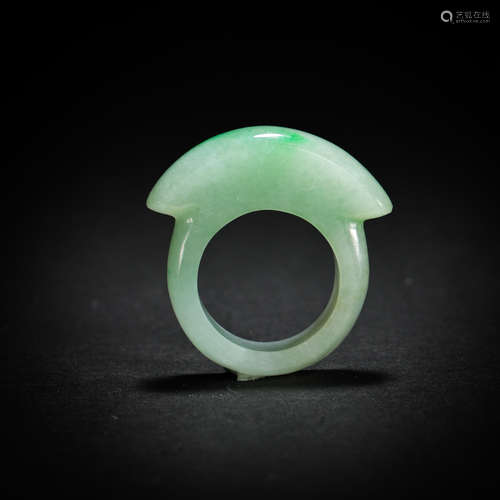 CHINESE QING DYNASTY JADE RING