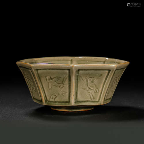 CHINESE FIVE DYNASTIES PERIOD YUE WARE FLOWER MOUTH BOWL