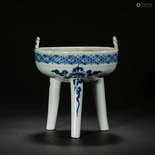 CHINESE BLUE AND WHITE THREE LEGGED FURNACE, YUAN DYNASTY