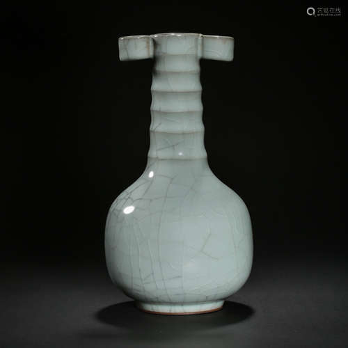 OFFICIAL KILN GUAN EAR VASE, SONG DYNASTY, CHINA