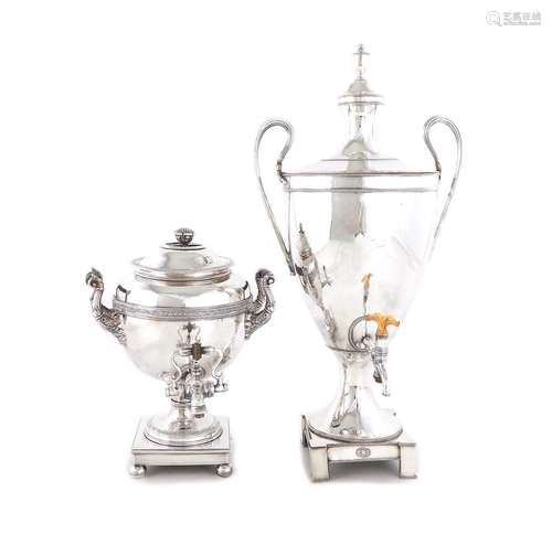 English Silverplate Hot Water Urns (2pcs)