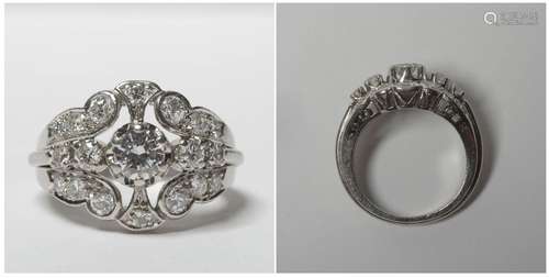 Bague en platine sertie de diamants taille ancienne pour un ...