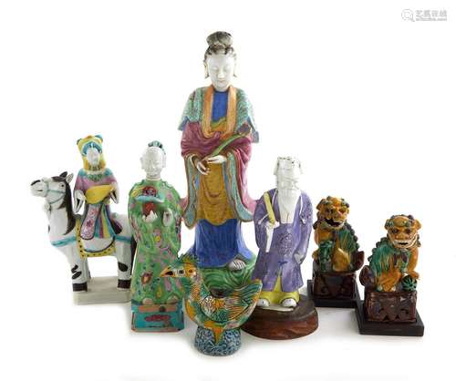 Chinese Porcelain and Ceramic Figures (7pcs)