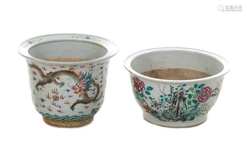 Chinese Famille Rose Porcelain Cachepots (2pcs)