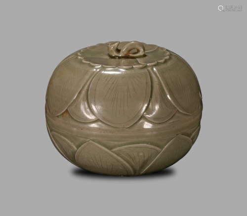 Ming dynasty, Kiln with lotus draped in a box