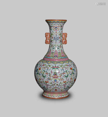 Ming dynasty, Enamel famille rose double-ear porcelain vase