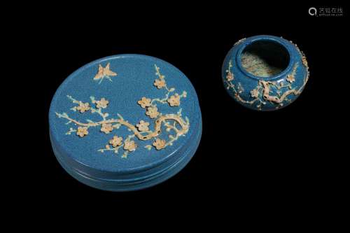 Qing dynasty, furnace-jun glaze plum blossom pile plastic in...