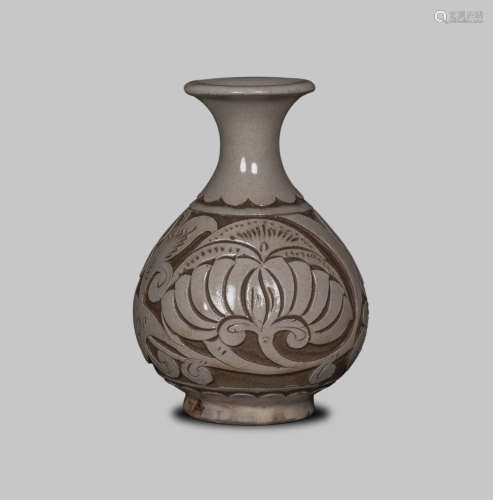 Ming Dynasty, Cizhou Kiln Carved Shaved Jade Pot Spring Vase