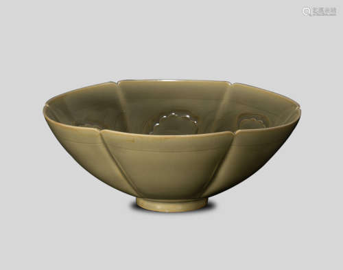 Ming Dynasty, Celadon folding leaf bowl