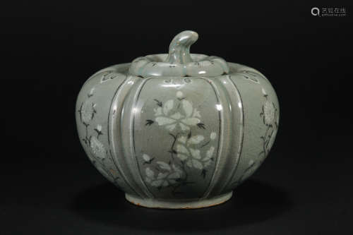 Yuan Dynasty,  Celadon Flower Lid Box