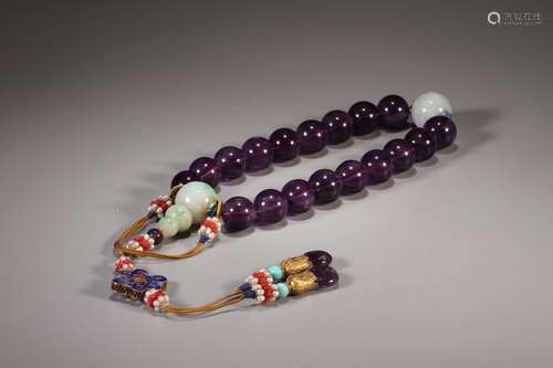 Amethystine Handheld Bracelet with Eighteen Beads