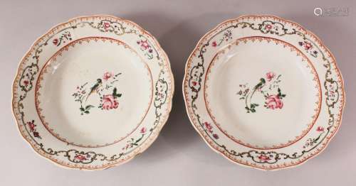 A PAIR OF 18TH CENTURY CHINESE FAMILLE ROSE PORCELAIN PLATES...