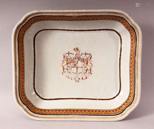 AN 18TH CENTURY CHINESE EXPORT ARMORIAL PORCELAIN DISH - dec...