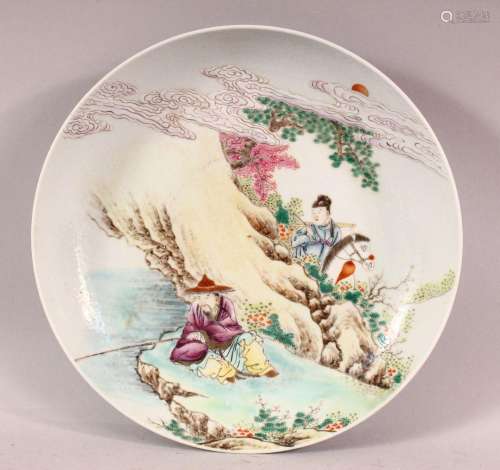 A GOOD CHINESE FAMILLE ROSE PORCELAIN DISH, painted with a f...