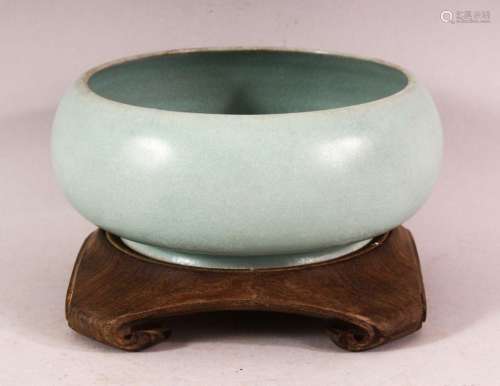 A CHINESE SONG STYLE POTTERY CELADON BOWL & STAND - the ...