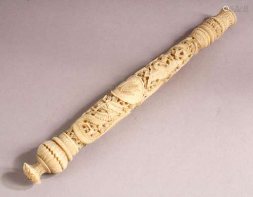 A 19TH CENTURY CHINESE CANTON CARVED IVORY PARASOL HANDLE - ...