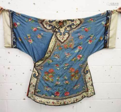 A FINE 19TH CENTURY CHINESE EMBROIDERED SILK COURT ROBE - th...