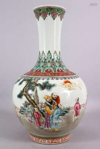 A CHINESE REPUBLIC FAMILLE ROSE PORCELAIN VASE, decorated wi...