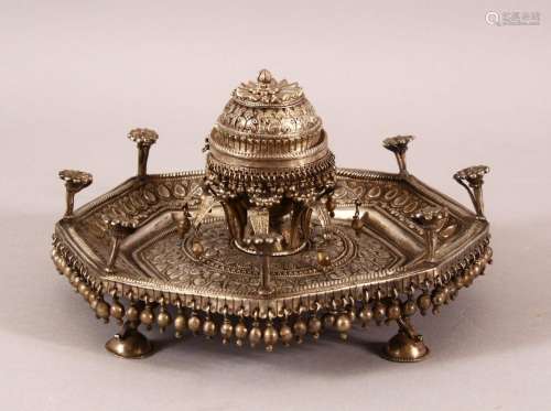 A FINE 19TH CENTURY INDIAN SILVER OCTAGONAL SHAPED SPICE BOX...