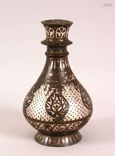 A GOOD 18TH/19TH CENTURY INDIAN BIDRI HUQQA BASE, 16cm high.