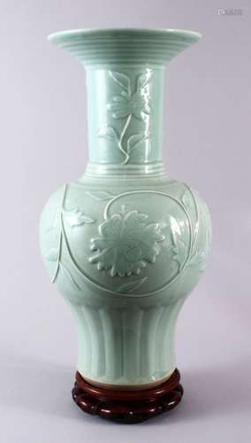 A LARGE CHINESE CELADON PORCELAIN VASE & STAND, the vase...