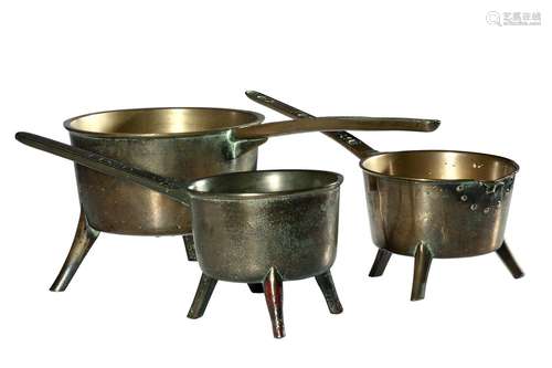 THREE GEORGIAN BRONZE SKILLETS OR POSNETS