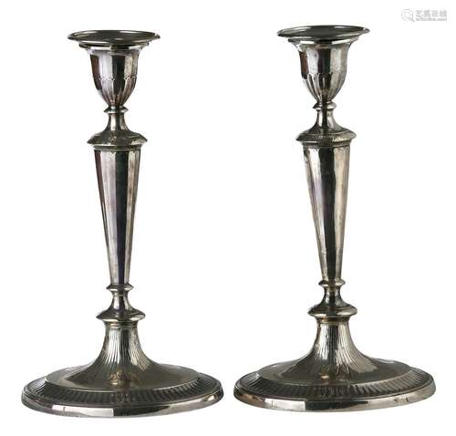 A PAIR OF GEORGE III SILVER CANDLESTICKS