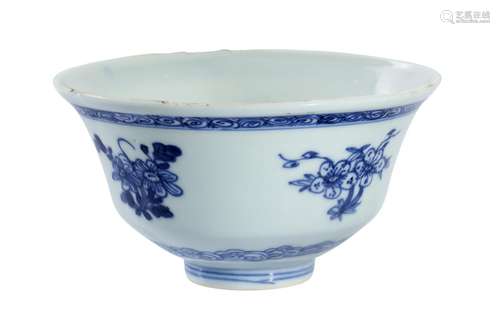 A CHINESE BLUE AND WHITE BOWL MING (1368-1644) OR EARLY QING...