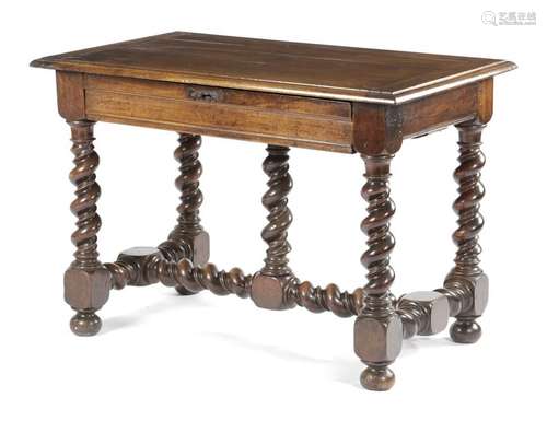 TABLE D'ACCOUCHEMENT BAROQUE EN NOYER FRANCAIS OU ITALIEN, 1...