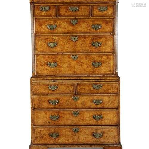 A GEORGE II WALNUT CHEST ON CHEST C.1730 la corniche moulée ...