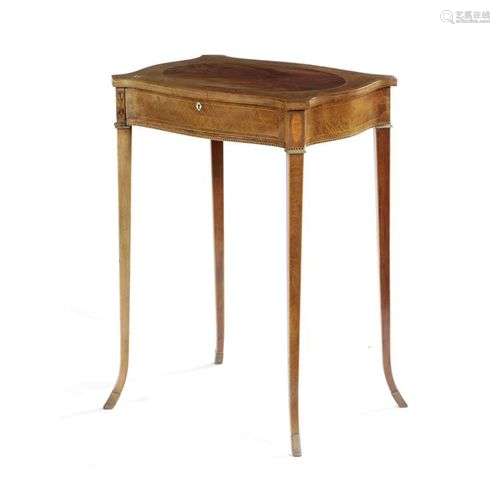 TABLE DE TRAVAIL EN ACIER MAHOGNE GEORGE III, DANS LA MANIER...