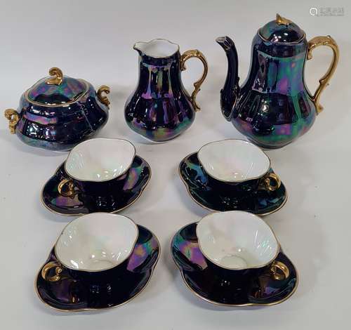 SARREGUEMINES, Service en porcelaine composé de 4 tasses, 4 ...