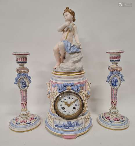 LUNEVILLE, Garniture de cheminée composée d'une pendule et d...