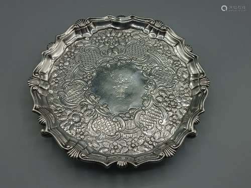 LONDRES 1744-45 Petit Plateau en argent de forme circulaire ...