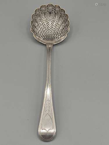 Cuillère à sucre en argent, PARIS 1819-38 Spatule gravée d'u...