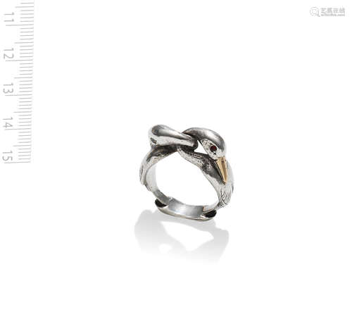 MOSHEH OVED: SILVER DOUBLE SWAN RING,